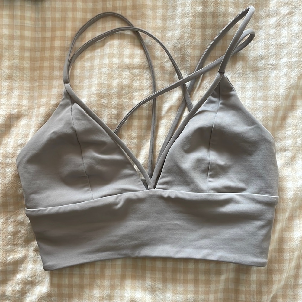 Lululemon crossover bra size 2 excellent condition